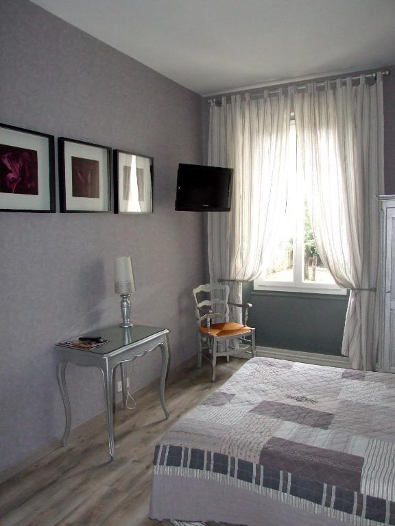 Logis Hotel L'Occitan 2 Etoiles Gaillac Zimmer foto
